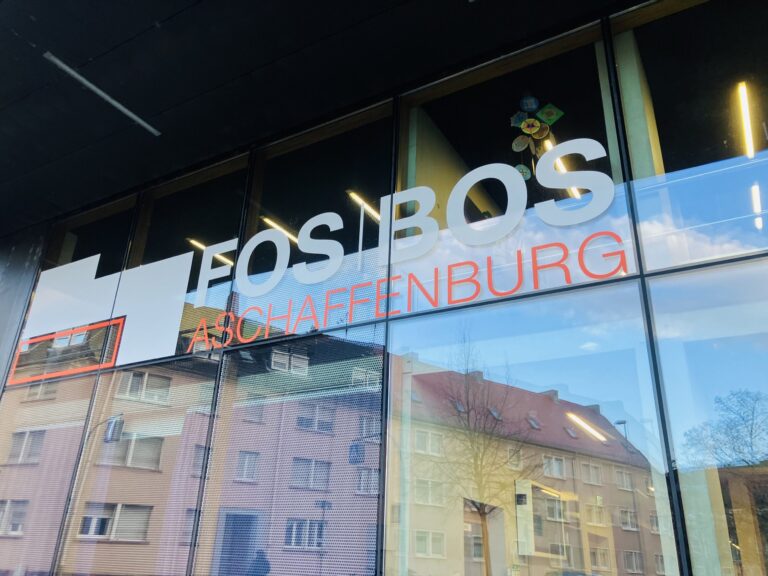 Schnuppertag an der FOS/BOS Aschaffenburg!